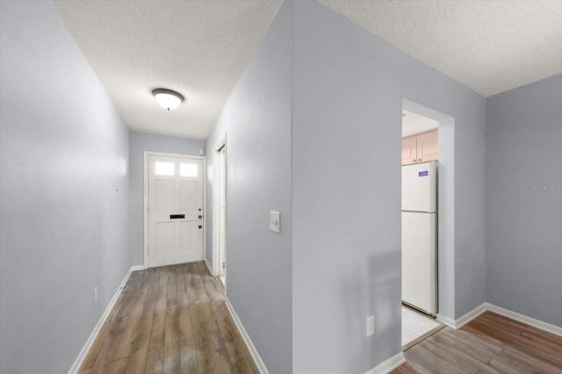 1 bedroom Villa at 1668 S Lake Avenue #2, Normandy Park South, Clearwater — photo 2