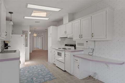7482 Dinsmore Street, Brooksville FL - photo 11 of 36