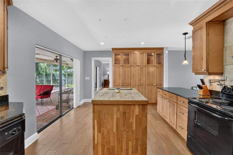 4 bedroom Single Family Residence at 3038 Wister Circle, Buckhorn Spgs Manor, Valrico — photo 4