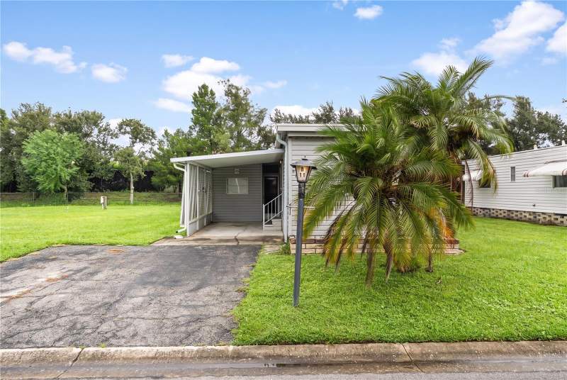2 bedroom Manufactured Home at 5316 53rd Avenue #Q11, Westwinds Village Co-Op, Bradenton — photo 3
