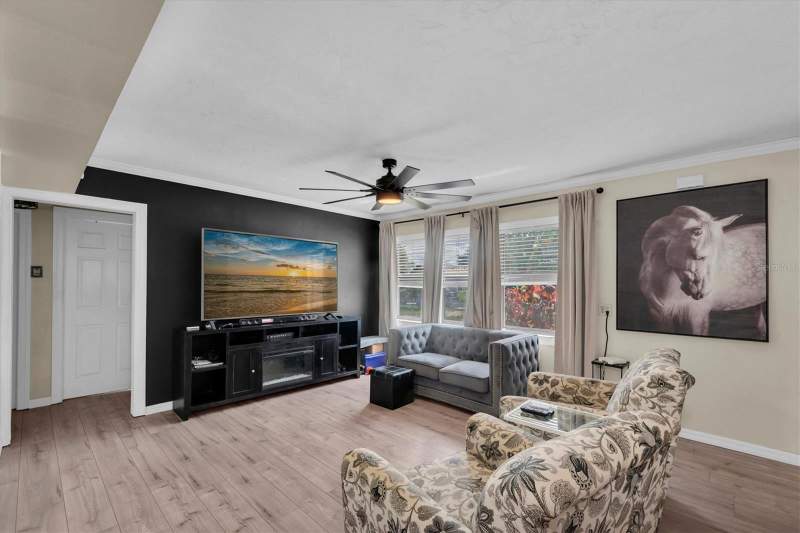 4 bedroom Single Family Residence at 12812 Lake Drive, Plantation Palms 8, Largo — photo 5