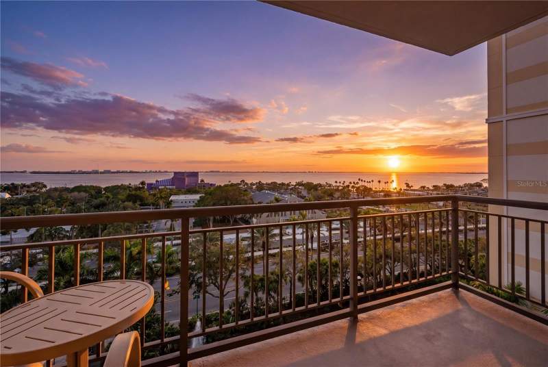 2 bedroom Condominium at 800 N Tamiami Trail #815, Alinari, Sarasota — photo 1