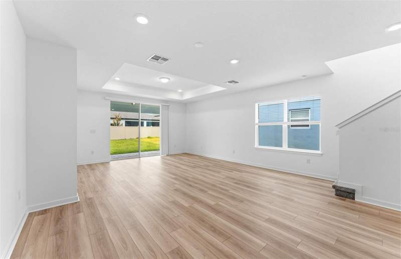 4 bedroom Single Family Residence at 33452 Binding Ties Lane, Vidas Way Legacy Phase 1B, Wesley Chapel — photo 5