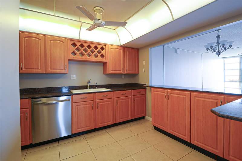 2 bedroom Condominium at 7400 Sun Island Drive #501, Bay Island Group 1, South Pasadena — photo 4