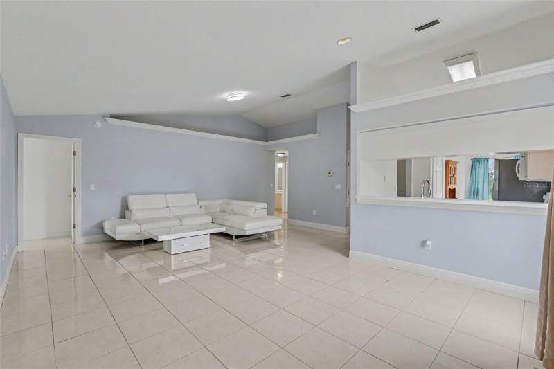 3 bedroom Single Family Residence at 1607 Widelake Court, Heather Lakes Unit Xxx1V, Brandon — photo 5