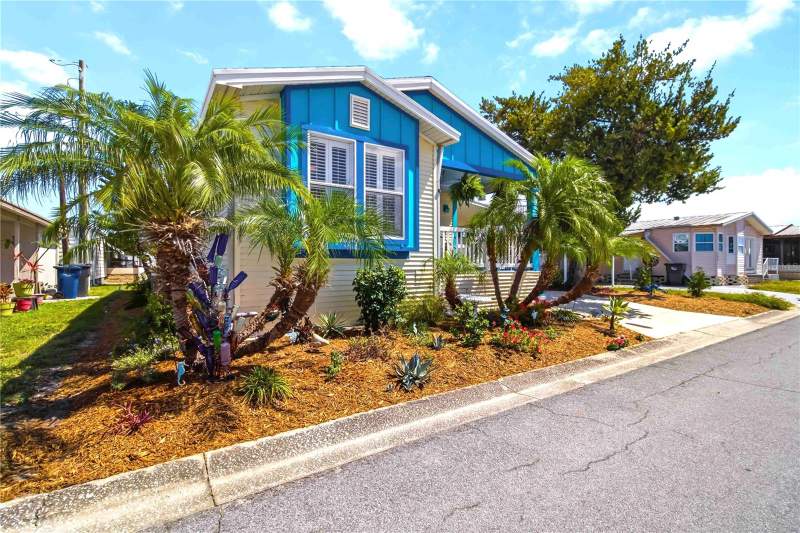 2 bedroom Manufactured Home at 915 50th Avenue, Fair Lane Acres, Bradenton — photo 3