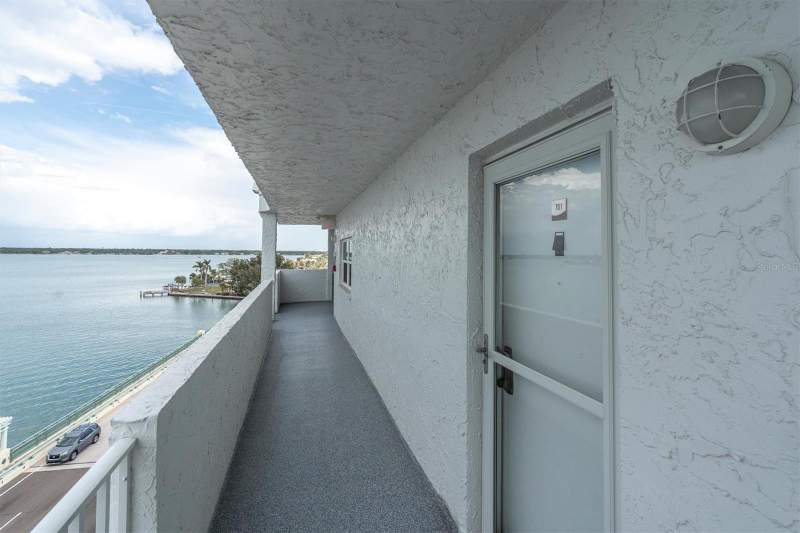 2 bedroom Condominium at 285 107th Avenue #701, St James Condo, Treasure Island — photo 2