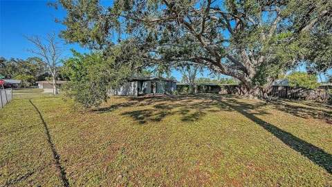 5529 Nutmeg Avenue, Sarasota FL - photo 12 of 33