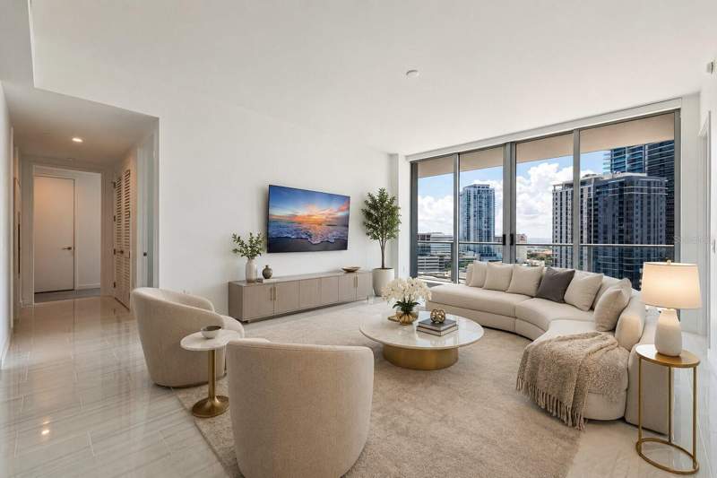 3 bedroom Condominium at 400 Central Avenue #1105, 400 Central, St Petersburg — photo 2