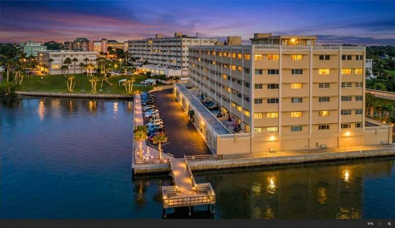 Harbour Club Condo