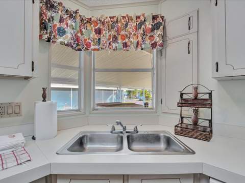 118 Saint Pierres Way, Apollo Beach FL - photo 6 of 35