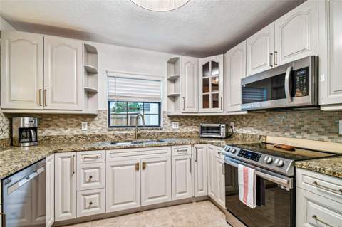10503 Nile Court, Tampa FL - photo 16 of 46
