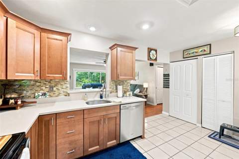8037 Powder Horn Circle, Largo FL - photo 13 of 42