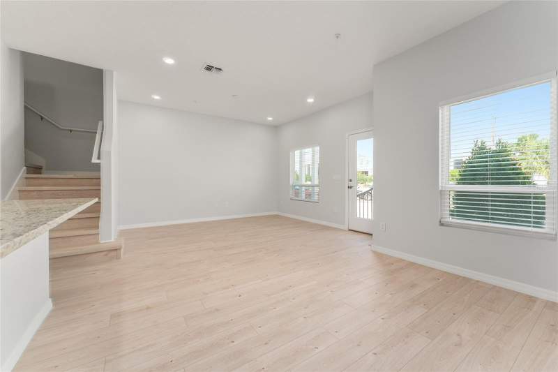 3 bedroom Townhouse at 288 N OAK AVENUE, FULTON PARK, SANFORD — photo 5