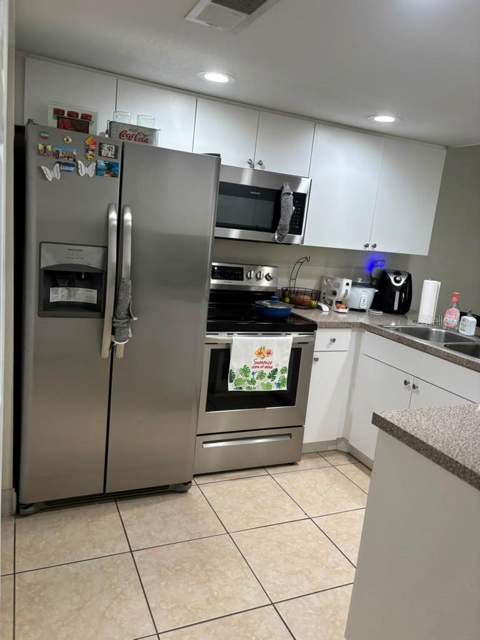 7310 Baja Court, Tampa FL - photo 8 of 19