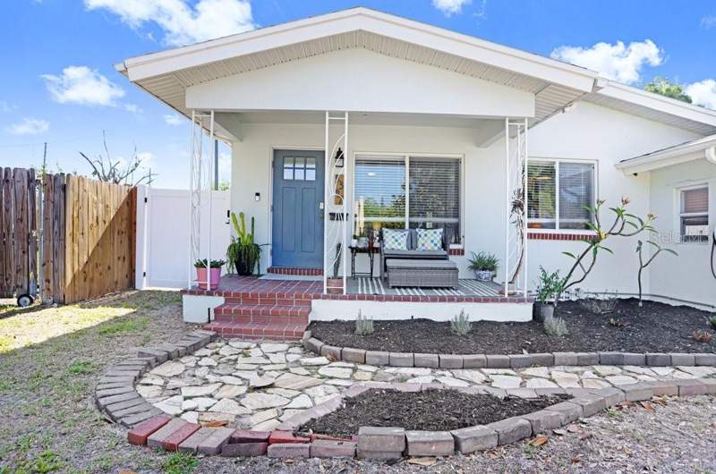 3 bedroom Single Family Residence at 5347 10th Street, Franklin Heights, St Petersburg — photo 2