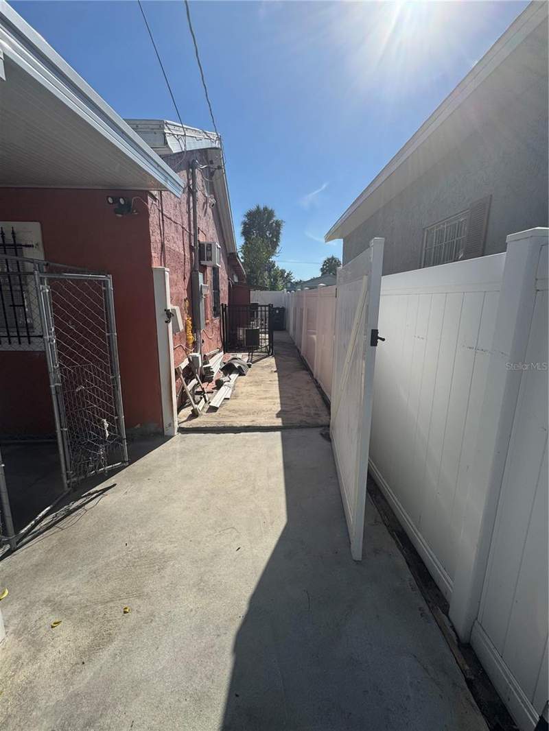 1 bedroom Single Family Residence at 2312 W La Salle Street, Benjamins Add To West Ta, Tampa — photo 4