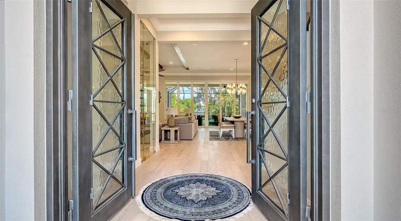 5 bedroom Single Family Residence at 3100 Gulf Of Mexico Drive, Coquina Beach, Longboat Key — photo 3
