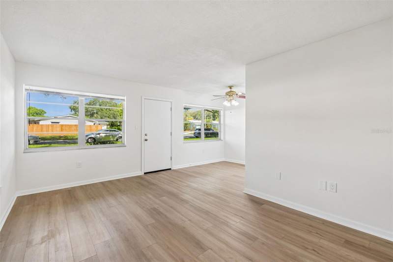 1 bedroom Condominium at 8101 11th Street #125, Gateway Square Apts, St Petersburg — photo 5