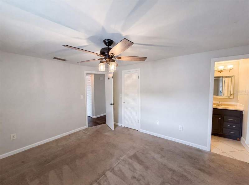 2 bedroom Single Family Residence at 3400 Bainbridge Drive, Beacon Square, Holiday — photo 4