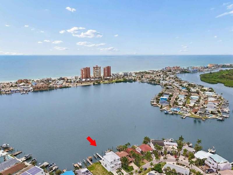 5 bedroom Single Family Residence at 17715 WALL CIRCLE, HARBOR SHORES 4TH ADD, REDINGTON SHORES — photo 3