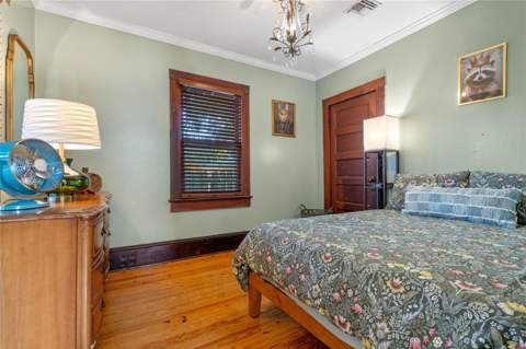 305 S Highland Street, Mount Dora FL - photo 9 of 20