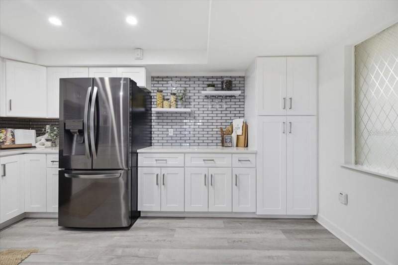 3 bedroom Condominium at 4908 38th Way #401, Moorings Of Maximo Condo, St Petersburg — photo 5