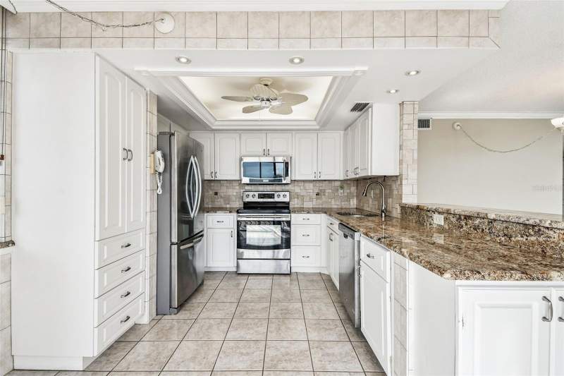 2 bedroom Condominium at 6104 Palma Del Mar Boulevard #402, Palma Del Mar I, St Petersburg — photo 4