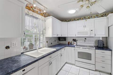 10600 Salamanca Drive, Port Richey FL - photo 9 of 25