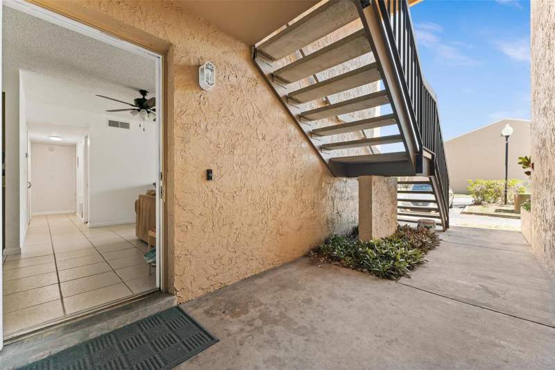 2 bedroom Condominium at 5201 Vineland Road #112, Tamarind, Orlando — photo 2
