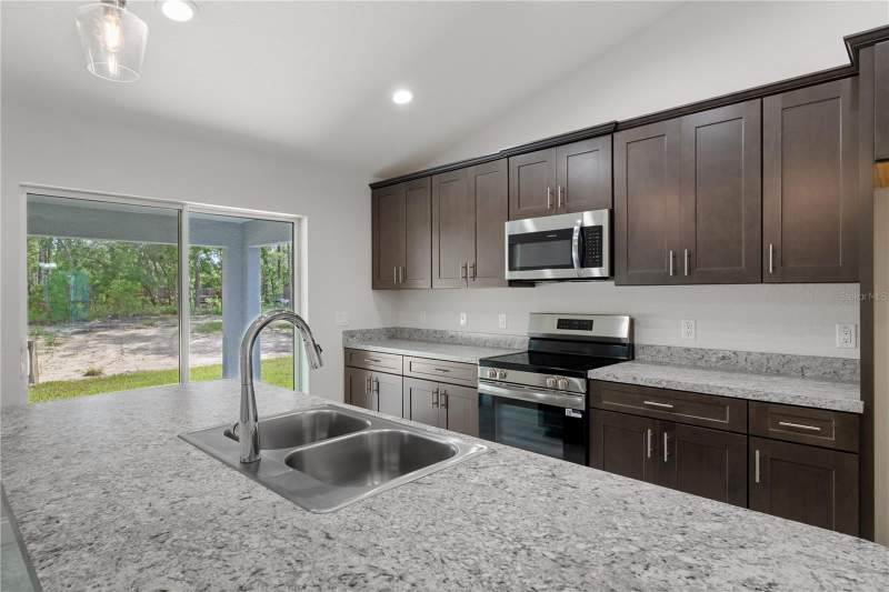 3 bedroom Single Family Residence at 11367 Latchwood Avenue, Royal Highlands, Weeki Wachee — photo 4