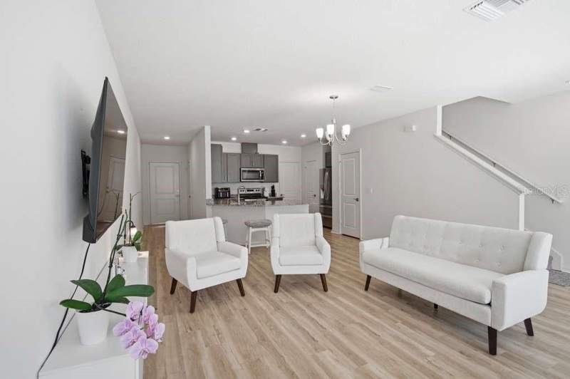 3 bedroom Townhouse at 9424 WESTSIDE HILLS DRIVE, BELLAVIVA PH 4, DAVENPORT — photo 2