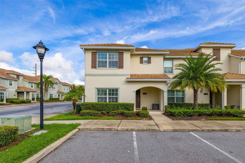 5 bedroom Townhouse at 4839 LULLABY LANE, STOREY LAKE PH 3, KISSIMMEE — photo 1
