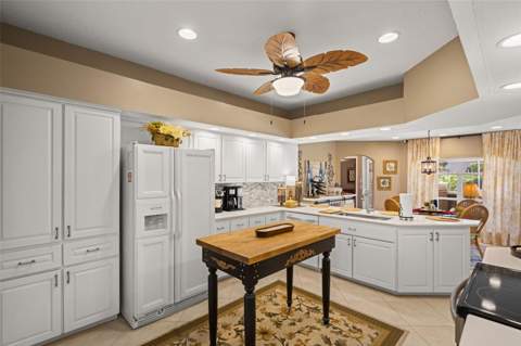 8420 Maybelle Drive, Weeki Wachee FL - photo 15 of 80