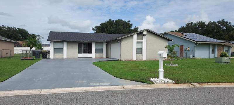 3 bedroom Single Family Residence at 711 Wedge Lane, Poinciana Nbrhd 01 Village 03, Poinciana — photo 2
