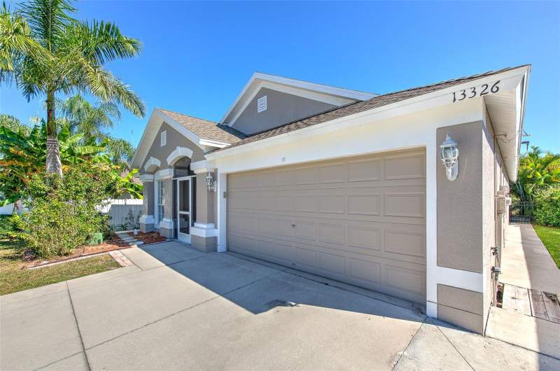 4 bedroom Single Family Residence at 13326 Evening Sunset Lane, South Cove Ph 2/3, Riverview — photo 3