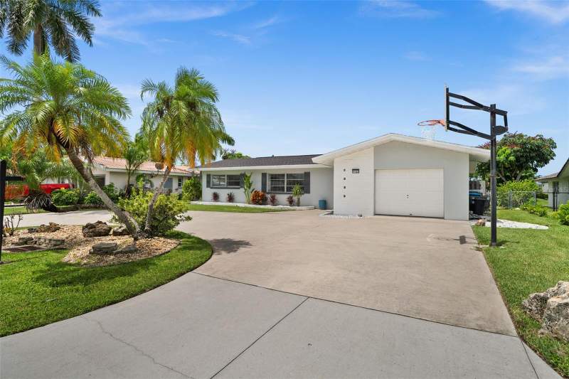 2 bedroom Single Family Residence at 5122 SW 3rd Avenue, Cape Coral, Cape Coral — photo 4