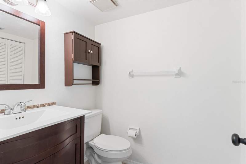 4 bedroom Townhouse at 1836 N Crystal Lake Drive #87, Grovethe, Lakeland — photo 5