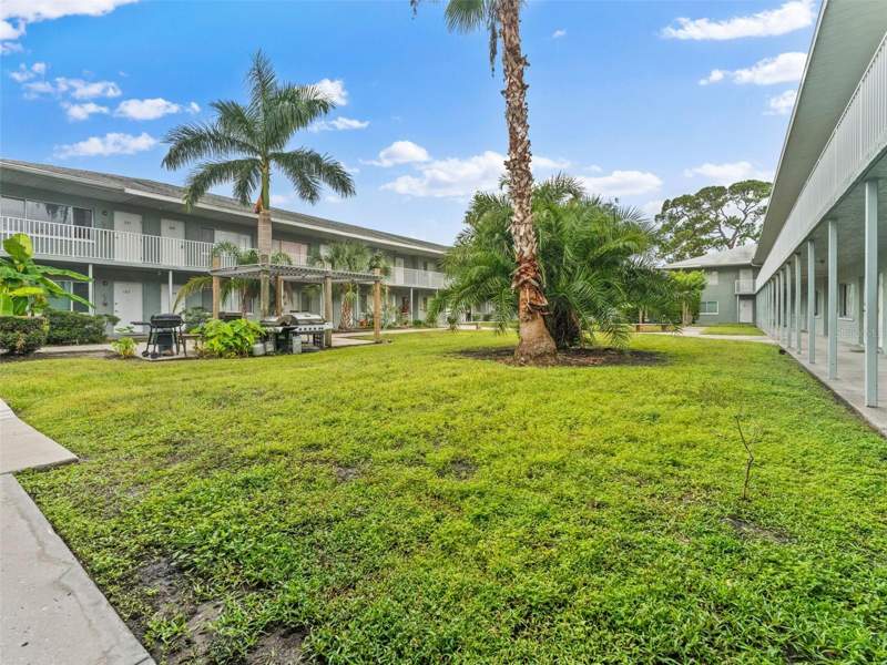 1 bedroom Condominium at 335 47th Avenue #244, Parklane Condo, St Petersburg — photo 2