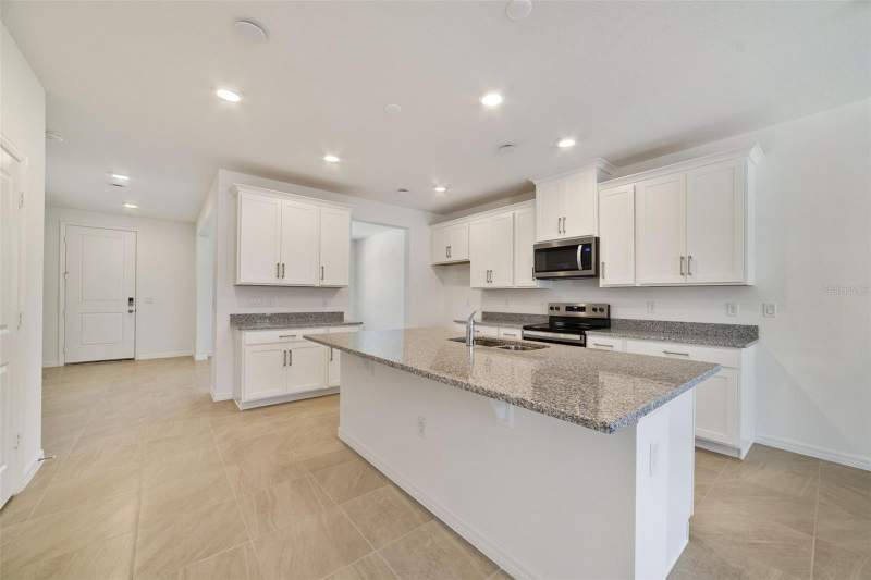 4 bedroom Townhouse at 686 Lola Lane, Aulin Square, Oviedo — photo 4