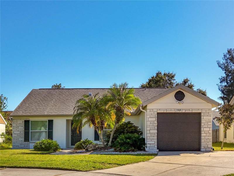 3 bedroom Single Family Residence at 1909 Castle Bay Court, Sheffield Village Ph II At Bayside Meadows, Oldsmar — photo 2