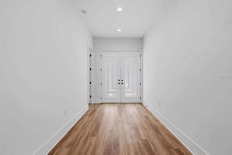 4 bedroom Single Family Residence at 2914 W Walnut Street, Mac Farlanes Rev Map Of Add, Tampa — photo 3