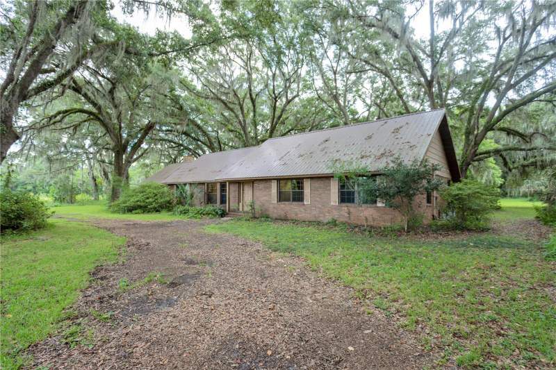 4 bedroom Single Family Residence at 18001 SE Hawthorne Road, Acreage Non Sub, Hawthorne — photo 5
