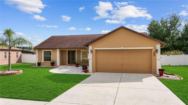 3 bedroom Single Family Residence at 220 Valley Edge Drive, Quail Valley Ph I, Minneola — photo 2