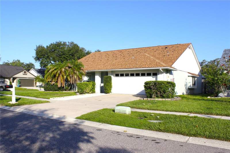 3 bedroom Single Family Residence at 1913 Firethorn Court, Watermill At Providence Lakes, Brandon — photo 2