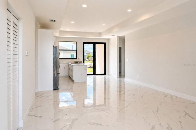 4 bedroom Single Family Residence at 1107 NW 9th Avenue, Cape Coral, Cape Coral — photo 5