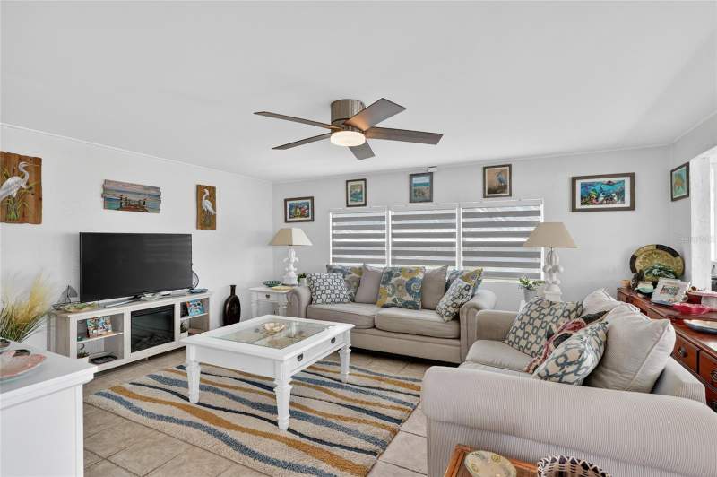 2 bedroom Mobile Home at 18675 US Highway 19 #311, Clearwater, Clearwater — photo 5