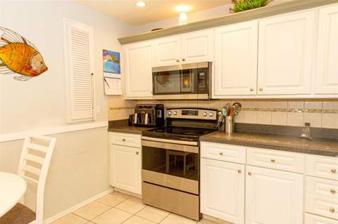 1418 Stonehenge Way, Palm Harbor FL - photo 22 of 44