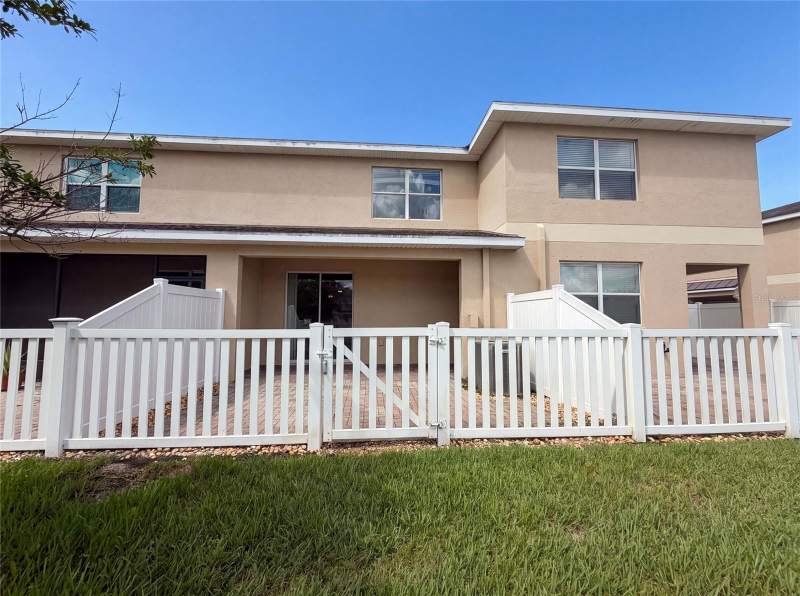 3 bedroom Townhouse at 13717 Rosette Road, Verandah Twnhms, Hudson — photo 5