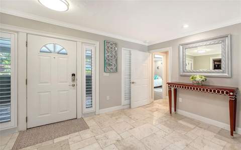 121 Holly Avenue, Sarasota FL - photo 10 of 41